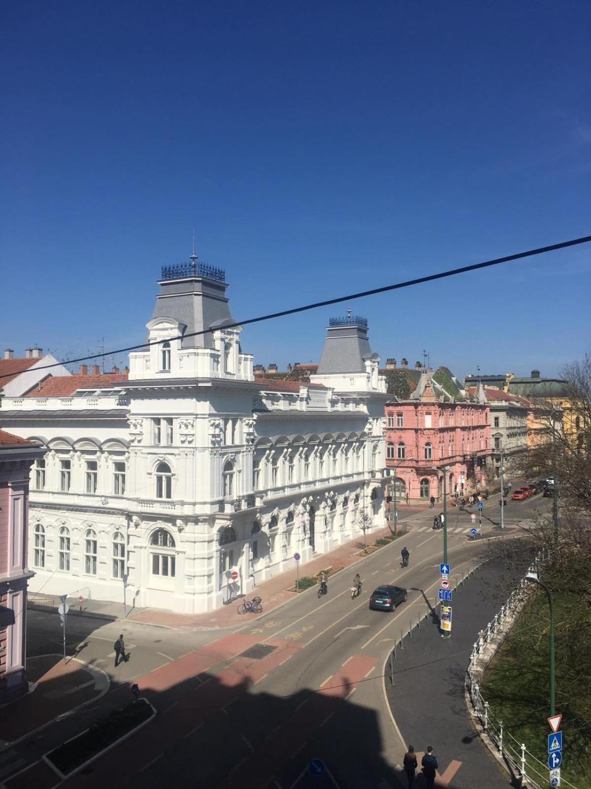 City Apartman Szeged Ngoại thất bức ảnh